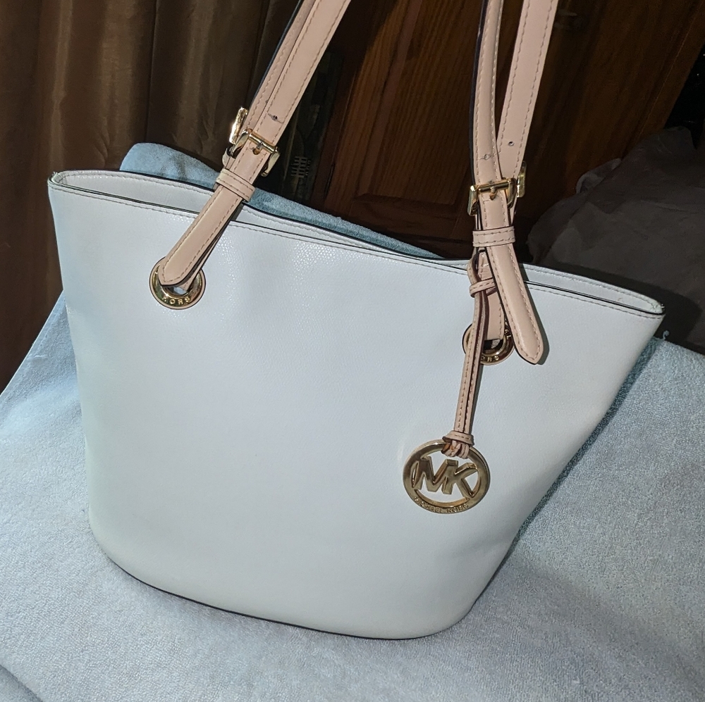 Michael Kors Yet Setter tote bag . - Picture 4 of 14